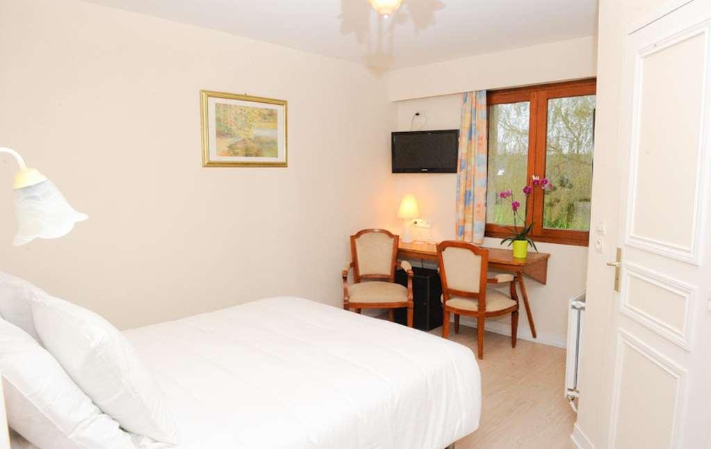 Logis Le Clos Deauville Saint Gatien Saint-Gatien-des-Bois Quarto foto
